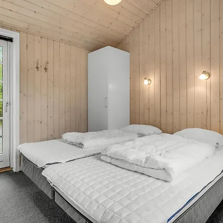 Lyngvejen Xi Nyaraló *